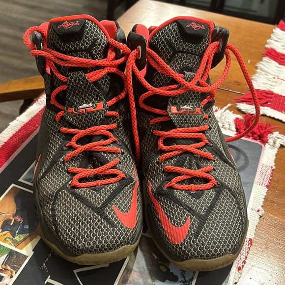 Lebron 12 Court Vision size 9 men - Picture 2 of 4